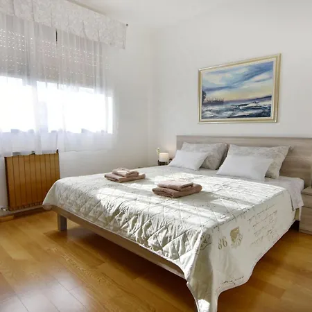公寓 Peaceful With Private Terrace