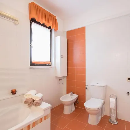 Peaceful With Private Terrace Umag