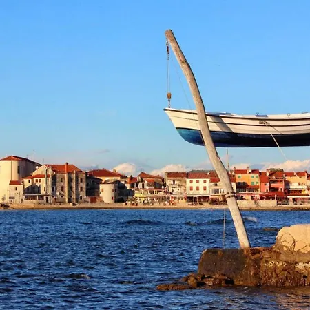 Peaceful With Private Terrace Apartamento Umag